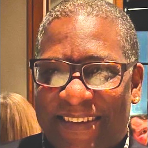 Meet your Posher, Kevin - Picture 2 of 2